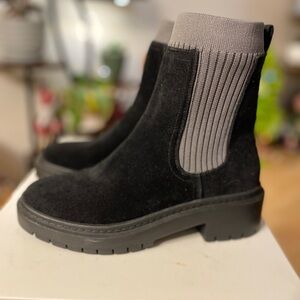 JUSTFAB Black UltraSuede Chelsea Boots - 5.5